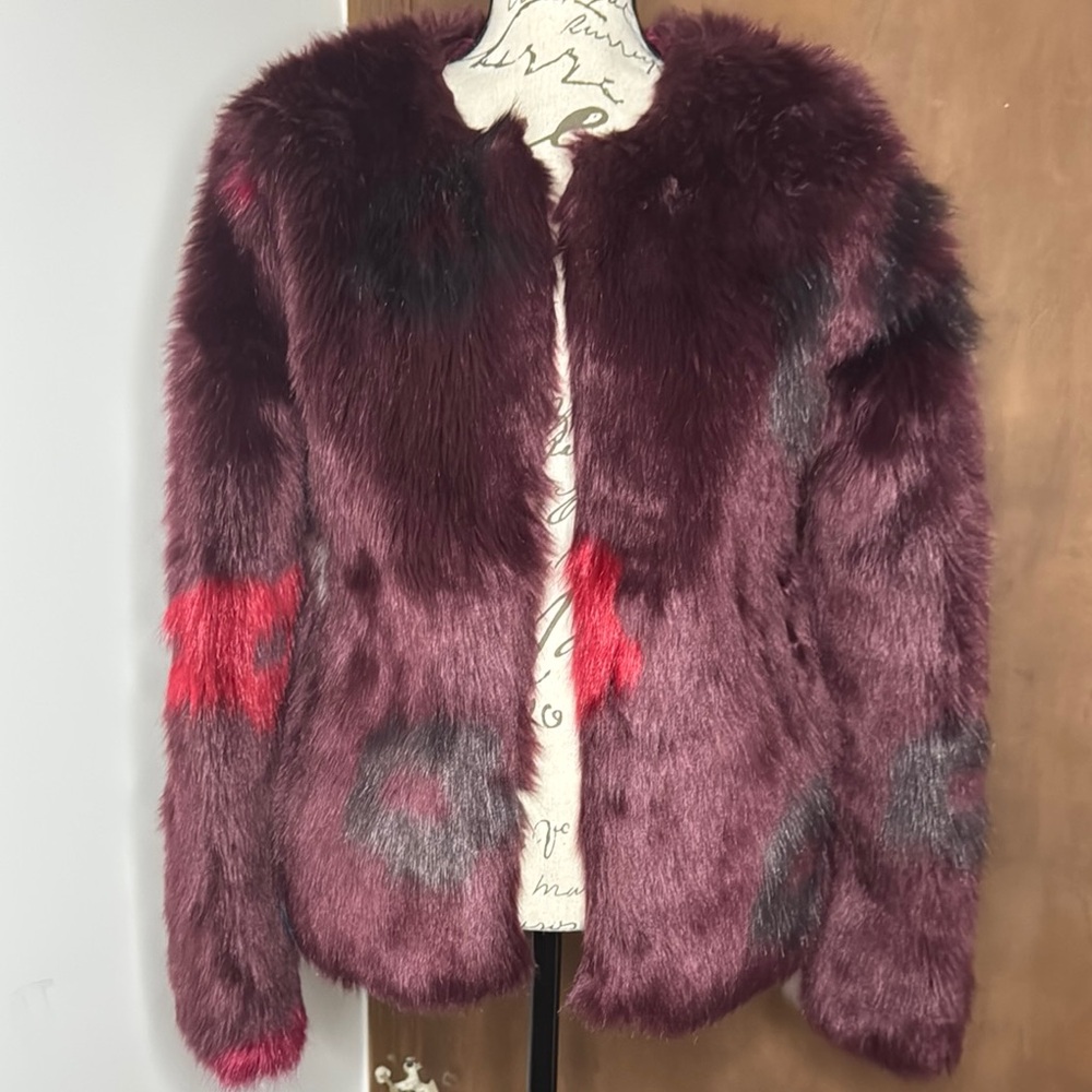 WILLOW & CLAY Faux Fur Jacket in Burgundy | Small